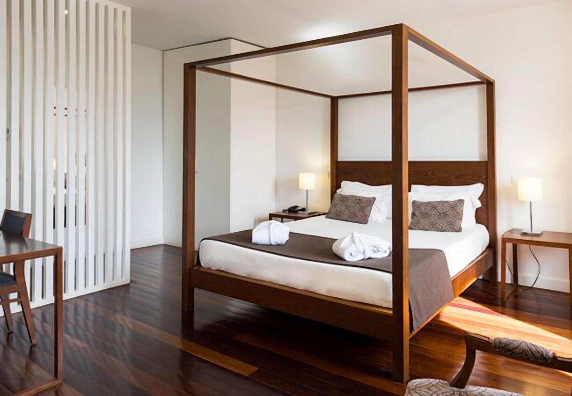 Douro Scala Mesão Frio Exterior foto A four-poster bed