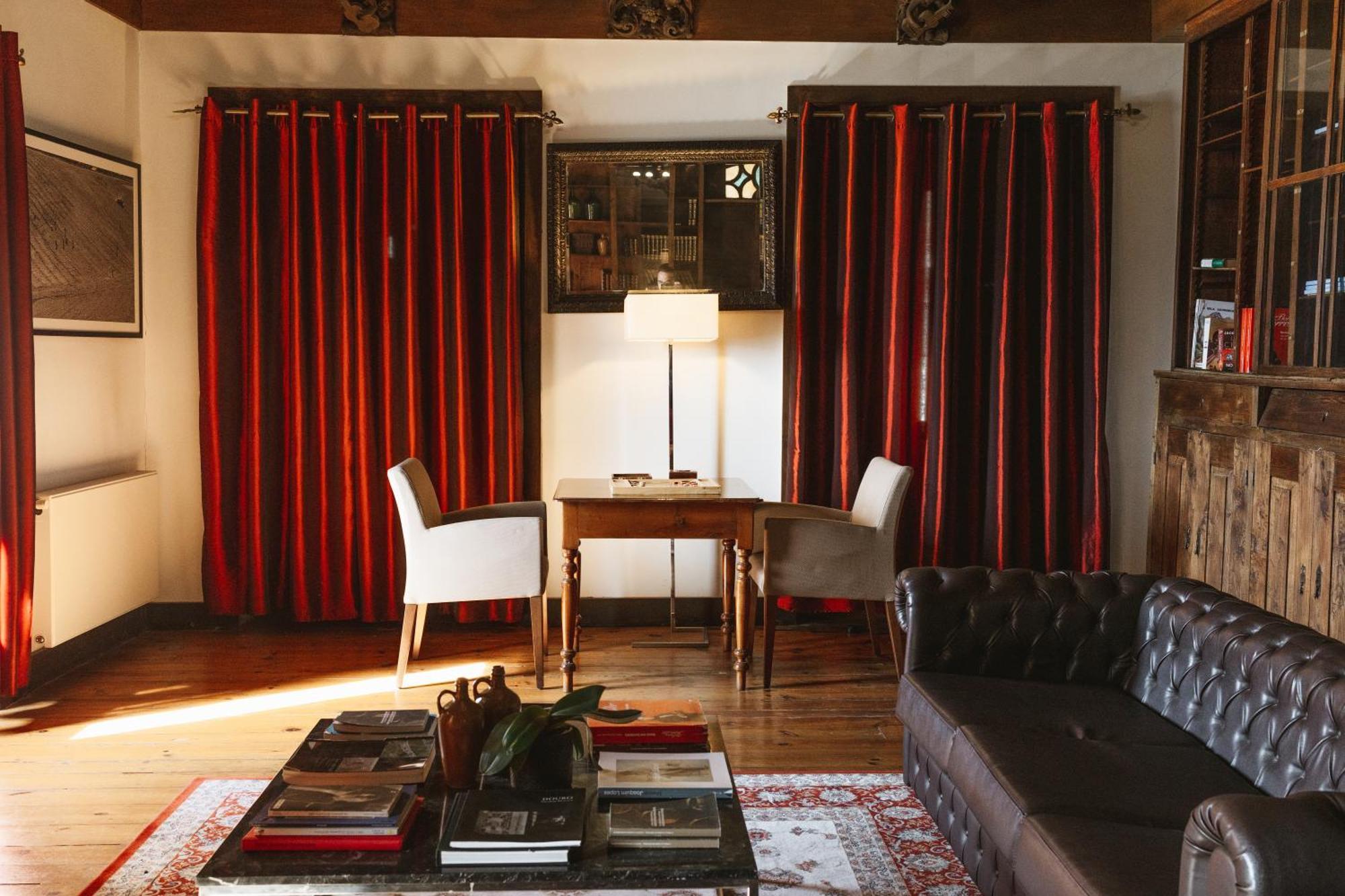 Douro Scala Mesão Frio Exterior foto Curtains in a living room